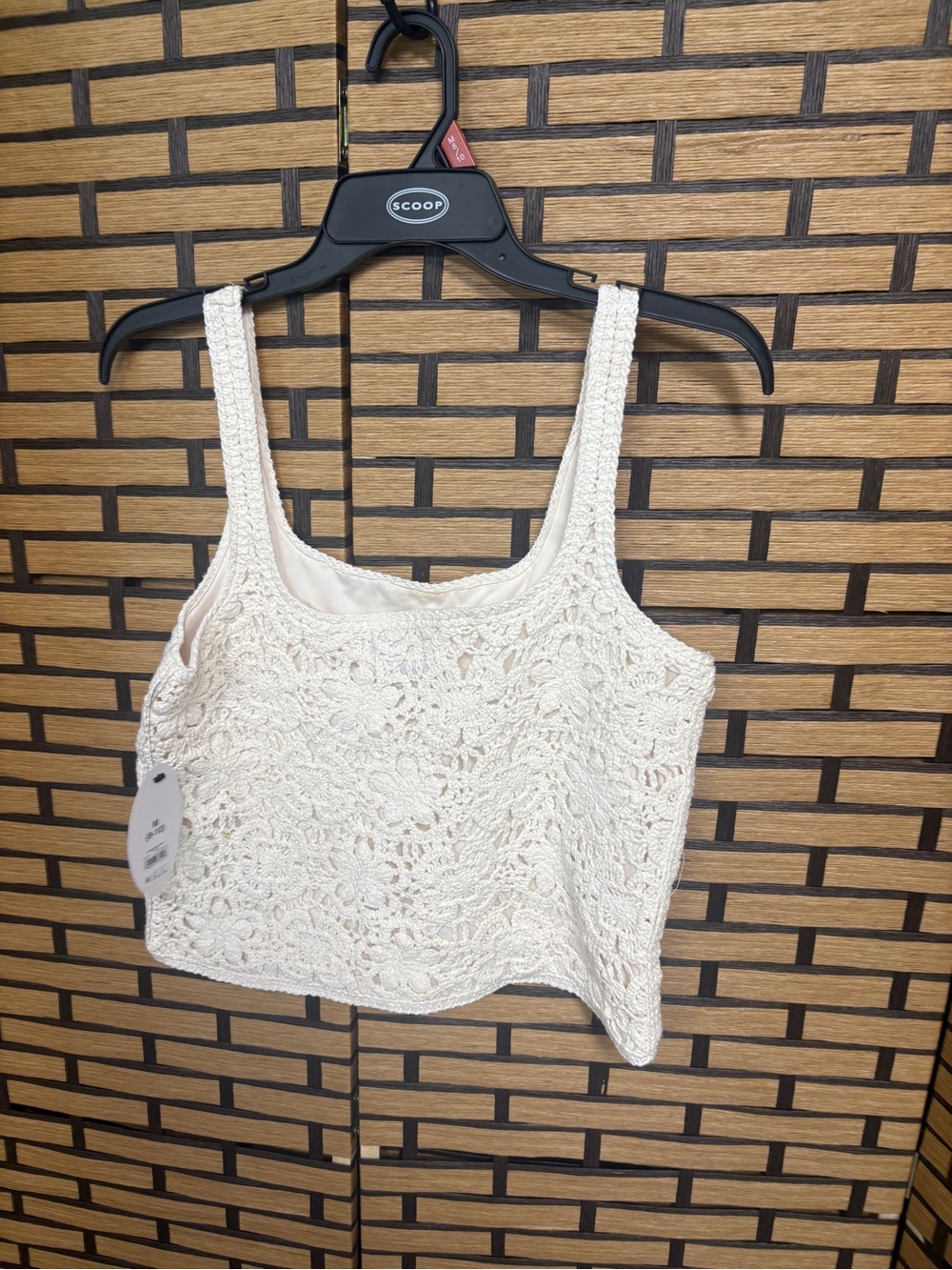 Scoop cream crochet tank top size medium